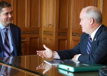 مسئول سیاست خارجی محافظه کاران: رابطه دیپلماتیک با سعودی آری با ایران نه