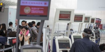 نگرانی ابتلا به کرونا به خاطر مسافرانی که قرنطینه نمی‌شوند