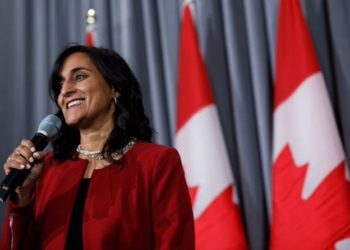 نگرانی برخی شرکت‌ها از تحقیق پارلمان درباره قراردادهای دولتی