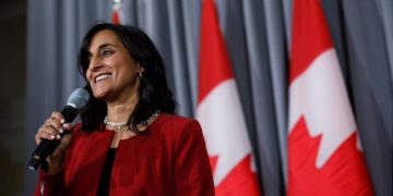 نگرانی برخی شرکت‌ها از تحقیق پارلمان درباره قراردادهای دولتی