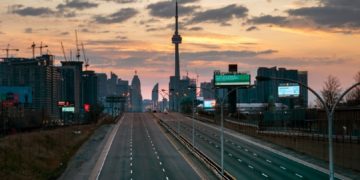 تورنتو و منطقه پی‌یل در آنتاریو وارد قرنطینه شدند