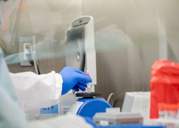 تقاضا برای نمونه‌گیری کرونا کاهش و میزان ابتلا در اتاوا افزایش یافت