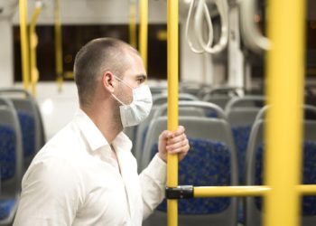 دو سوم کانادایی‌ها با منع آمد و شد شبانه موافق‌ هستند