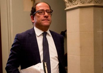 ثبت نام کارمندان غیر ایرانی علی احساسی و خانواده هایشان در کنگره ایرانیان کانادا برای حمایت از «کارزار تغییر و بازسازی»