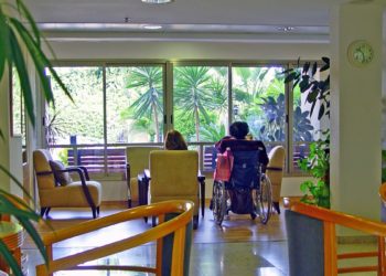 واکسیناسیون سالمندان تورنتو بسیار محتاطانه انجام می‌شود