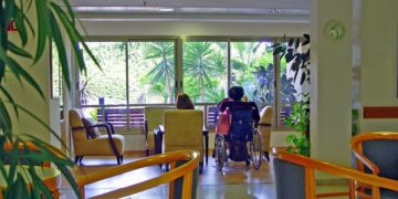 واکسیناسیون سالمندان تورنتو بسیار محتاطانه انجام می‌شود