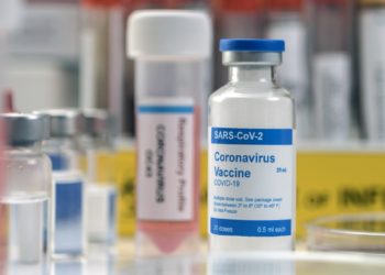 سیاست‌مداران در اولویت دریافت واکسن قرار ندارند