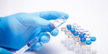 سازمان عفو بین‌الملل: کشورهای ثروتمند بیش از حد واکسن کرونا خریده‌اند