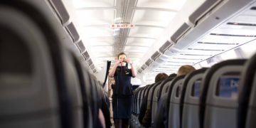 توصیه عجیب سازمان هواپیمایی چین به کارکنان بخش مهمان‌داری