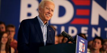 نام یک ایرانی‌تبار در فهرست پیشنهادی گروه‌های پیشرو به بایدن