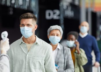 اخلال در کار پلیس به خاطر تماس‌های زیاد نقض قوانین همه‌گیری