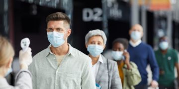 اخلال در کار پلیس به خاطر تماس‌های زیاد نقض قوانین همه‌گیری