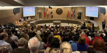 «کارزار تغییر و بازسازی» گرفتار سیاسی‌بازی و عوام‌گرایی است