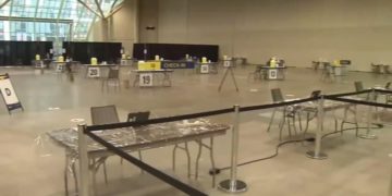 نخستین مرکز بزرگ واکسیناسیون تورنتو افتتاح شد