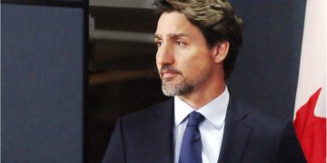 دولت برنامه‌ای برای صدور گواهی تزریق واکسن کرونا ندارد