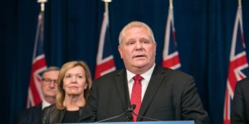 آنتاریو اعمال محدودیت‌های کرونایی شدیدتر را بررسی می‌کند