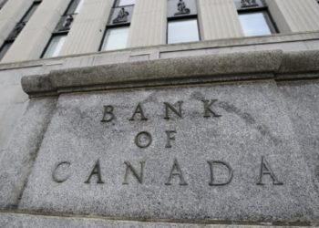 نرخ سود مرجع کانادا کم‌تر از نیم درصد باقی می‌ماند