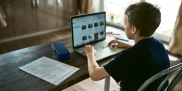 دولت آنتاریو دستور ماندن در خانه را صادر کرد