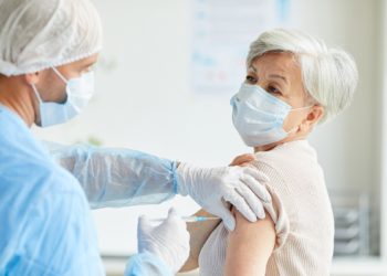 ترزا تم: مشغول بررسی زمان تزریق دُز دوم واکسن هستیم