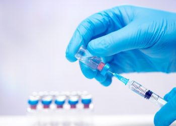 پنج نفر در آنتاریو دُز دوم واکسن خود را دریافت کردند