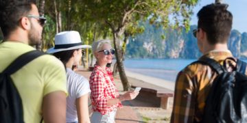 کانادایی‌ها در اوج همه‌گیری از سفر خارجی رفتن دست برنمی‌دارند