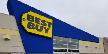 بست‌بای پنج هزار کارمند خود را اخراج کرده است