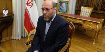 حسین دهقان: بایدن دنباله‌رو سیاست‌های دوره ترامپ است