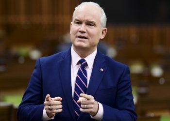 مسیر دشوار ارین اوتول؛ حفظ اتحاد حزب و جلب حمایت رای‌دهندگان