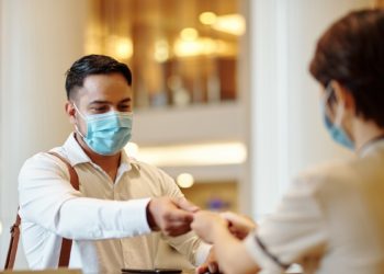 دور زدن قرنطینه مسافرت؛ ورود از مرز زمینی به جای هوایی