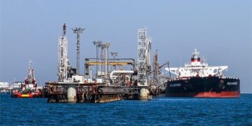 چین مارچ امسال روزی یک میلیون بشکه نفت از ایران خریده است