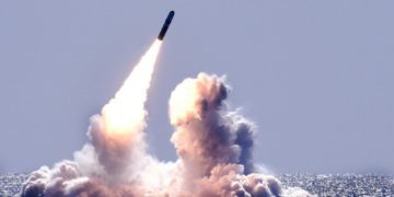 خبری تکان‌دهنده برای حامیان صلح؛ انگلستان به‌دنبال افزایش تعداد کلاهک‌های هسته‌ای خود است