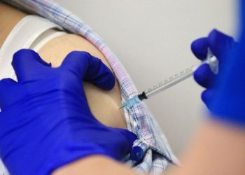 انگلستان اعلام کرد: تا پایان واکسیناسیون شهروندان‌مان واکسن صادر نمی‌کنیم