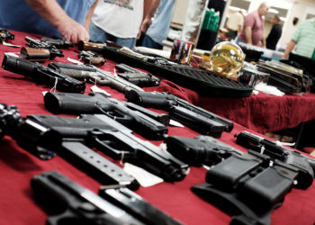 دو سوم کانادایی‌ها درخواست کردند؛ در قوانین کنترل اسلحه سخت‌گیری کنید