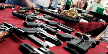 دو سوم کانادایی‌ها درخواست کردند؛ در قوانین کنترل اسلحه سخت‌گیری کنید