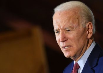 بایدن با زیاده‌خواهی‌های سیاست‌مداران ایالات متحده به شدت درگیر است