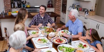 واکسینه‌شده‌‌ها در مهمانی‌های خانوادگی به ماسک نیاز ندارند