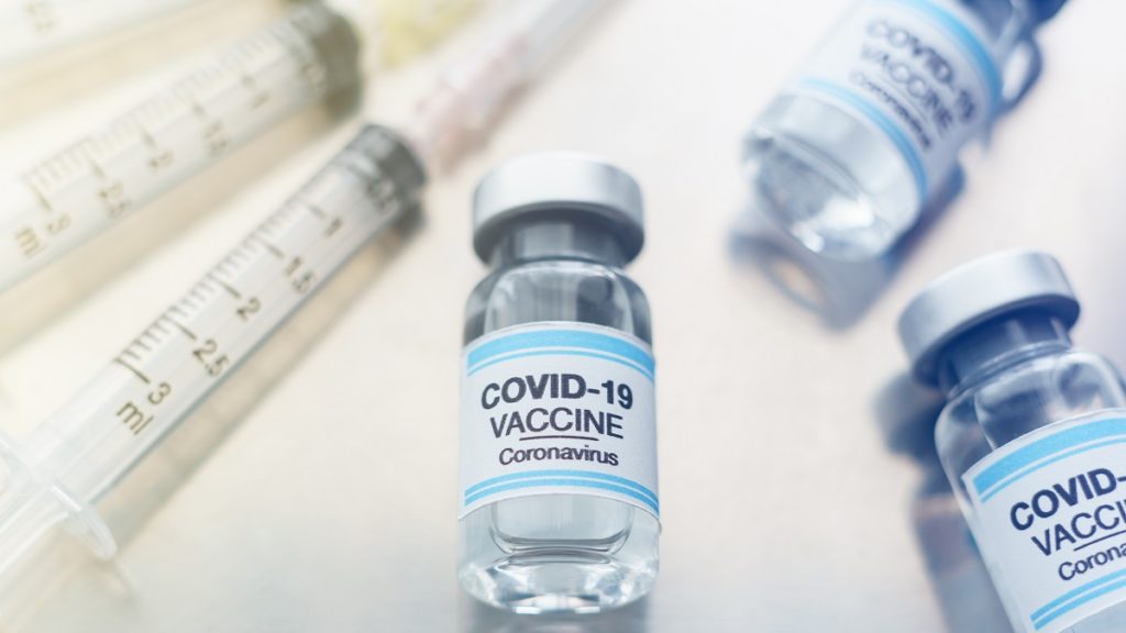 needles syringes tray prevention treatment from coronavirus infection