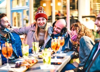 مرکز آمار کانادا: گردهمایی‌ها اصلی‌ترین عامل همه‌گیری