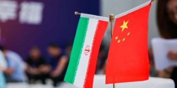 ایران و چین سند همکاری 25 ساله امضا کردند