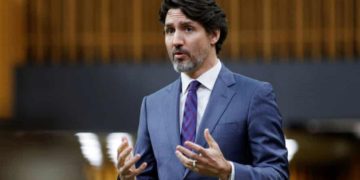 پاسخ ترودو به انتقاد فورد: ناتوانی دولت در تهیه واکسن یک شوخی است