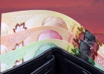 دلار کانادا به بالاترین میزان ارزش در برابر دلار آمریکا رسید