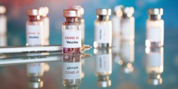 وزیر تدارکات کانادا: برای خرید واکسن در سال 2022 مذاکره می‌کنیم