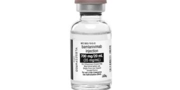 پادتن‌های درمانی کرونا تولید کانادا به خاطر نبود دستورالعمل خاک می‌خورند