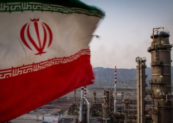 رویترز: نشانه‌ها از افزایش صادرات نفت ایران حکایت دارد