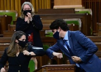 لایحه بودجه تصویب شد؛ دولت فدرال بار دیگر از مجلس رای اعتماد گرفت