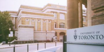 رسوایی برای دانشگاه تورنتو؛ حامیان مالی در تصمیم‌گیری‌ها دخالت می‌کنند