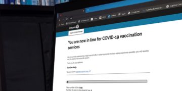 سامانه نوبتگیری واکسیناسیون محلههای قرمز آنتاریو دچار مشکل شد 7 سامانه نوبتگیری واکسیناسیون محلههای قرمز آنتاریو دچار مشکل شد