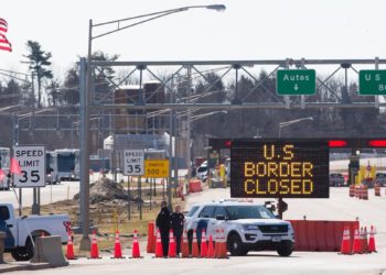 کانادایی‌ها برای واکسن‌زدن اجازه سفر به آمریکا را ندارند