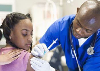 اقدام پیشروانه ایالات متحده؛ کودکان بالای 12 سال در آمریکا واکسینه می‌شوند