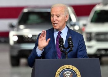 “جو بایدن” به‌دنبال تولید گسترده باتری خودروهای برقی در خاک آمریکا است